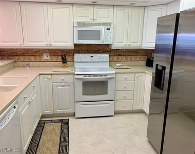 26000 Hickory Boulevard - Photo Thumbnail 14