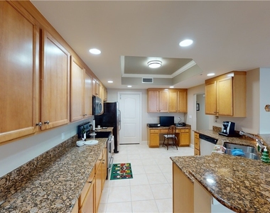 2104 W 1st Street - Photo Thumbnail 14