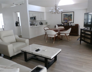 16252 Kelly Woods Drive - Photo Thumbnail 7