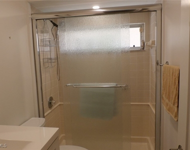16252 Kelly Woods Drive - Photo Thumbnail 13
