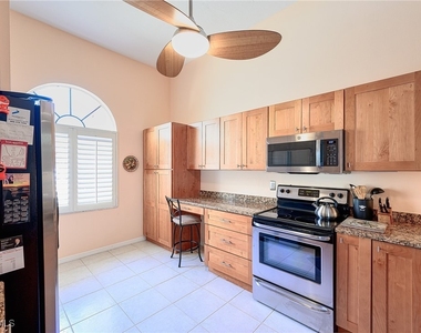 559 Beachwalk Circle - Photo Thumbnail 11