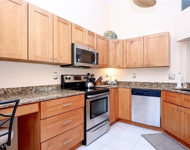 559 Beachwalk Circle - Photo Thumbnail 13