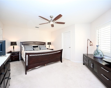 559 Beachwalk Circle - Photo Thumbnail 18