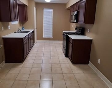 1314 Mossridge Drive - Photo Thumbnail 3
