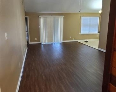 1314 Mossridge Drive - Photo Thumbnail 4