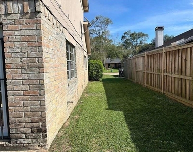 8715 Valley Ledge Drive - Photo Thumbnail 12