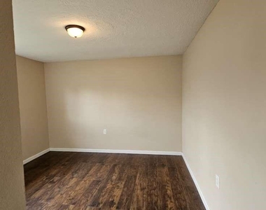 8715 Valley Ledge Drive - Photo Thumbnail 11