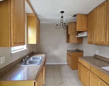 8715 Valley Ledge Drive - Photo Thumbnail 4