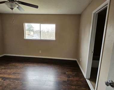 8715 Valley Ledge Drive - Photo Thumbnail 7