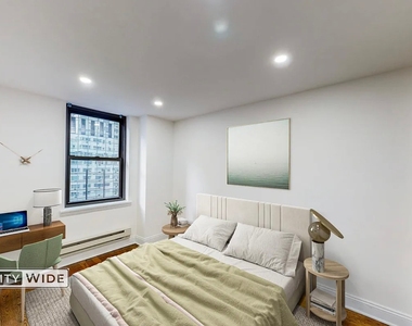 East 57 Street - Photo Thumbnail 2