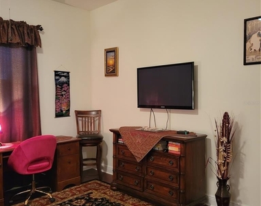 106 Lerida Court - Photo Thumbnail 12