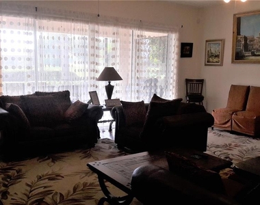 106 Lerida Court - Photo Thumbnail 8