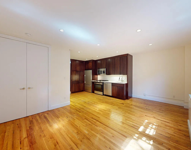 156 Prince Street - Photo Thumbnail 4
