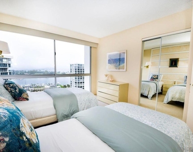 1760 Avenida Del Mundo - Photo Thumbnail 8