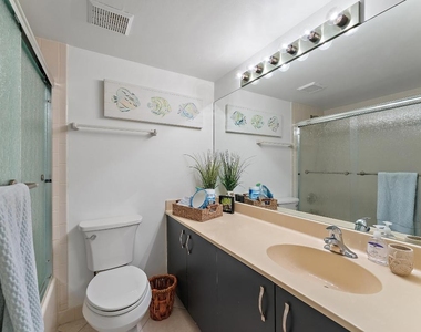 275 Palm Avenue - Photo Thumbnail 8