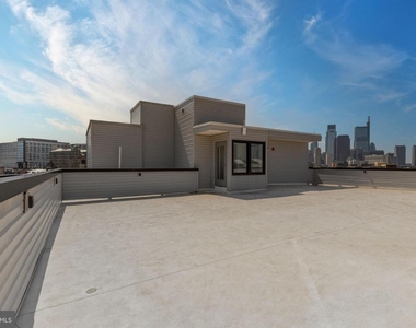 1519 Ridge Avenue - Photo Thumbnail 9