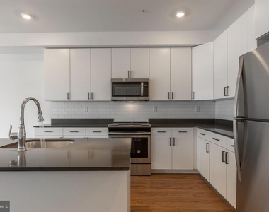 1519 Ridge Avenue - Photo Thumbnail 32