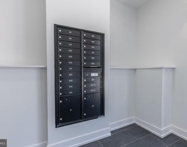 1519 Ridge Avenue - Photo Thumbnail 4