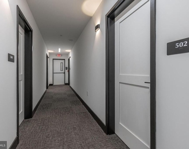 1519 Ridge Avenue - Photo Thumbnail 15