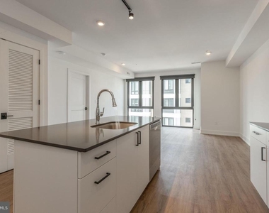 1519 Ridge Avenue - Photo Thumbnail 19