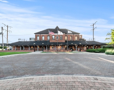 185 N Entrance Avenue - Photo Thumbnail 19