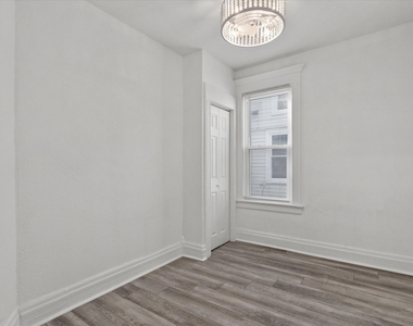 185 N Entrance Avenue - Photo Thumbnail 3