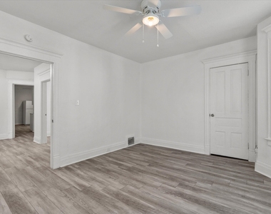 185 N Entrance Avenue - Photo Thumbnail 2