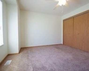 800 W 25th St - Photo Thumbnail 9
