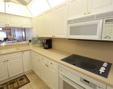 26000 Hickory Boulevard - Photo Thumbnail 9