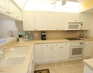 26000 Hickory Boulevard - Photo Thumbnail 8