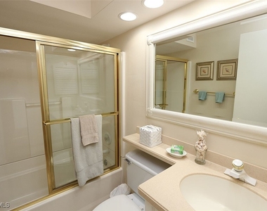 26000 Hickory Boulevard - Photo Thumbnail 4