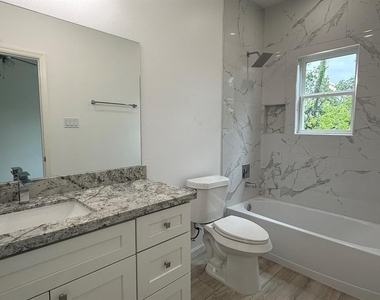 7914 Laura Koppe Road - Photo Thumbnail 6