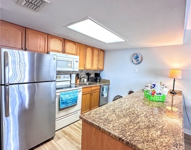 260 Southbay Drive - Photo Thumbnail 4