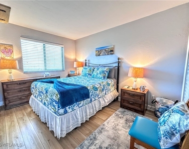 260 Southbay Drive - Photo Thumbnail 2