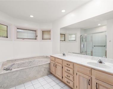 6658 Trident Way - Photo Thumbnail 16