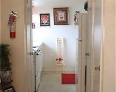 711 Glenoak Drive - Photo Thumbnail 4