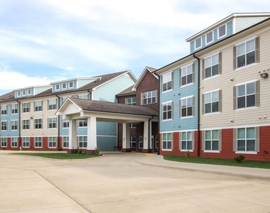 202 N Magnolia Dr - Photo Thumbnail 3