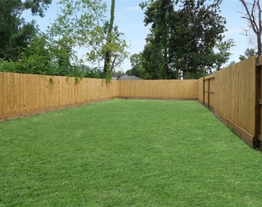 7914 Laura Koppe Road - Photo Thumbnail 13