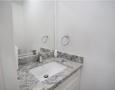 7914 Laura Koppe Road - Photo Thumbnail 11