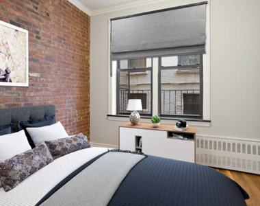 East 25 Street - Photo Thumbnail 7