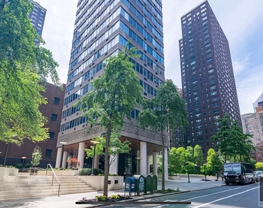 East 54 Street - Photo Thumbnail 13