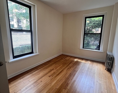 East 84 Street - Photo Thumbnail 2