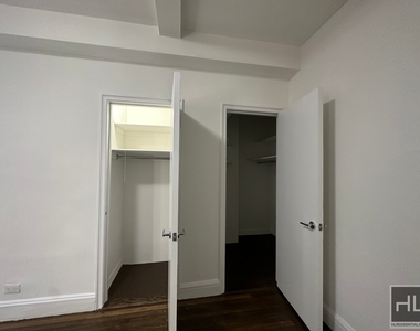 East 46 Street - Photo Thumbnail 11