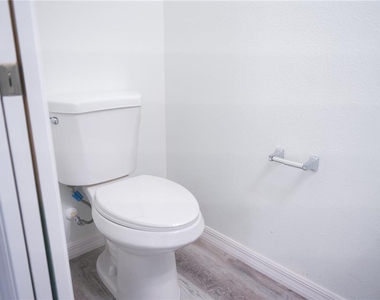 10034 N Darwin Way - Photo Thumbnail 25