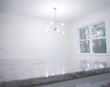 10034 N Darwin Way - Photo Thumbnail 9