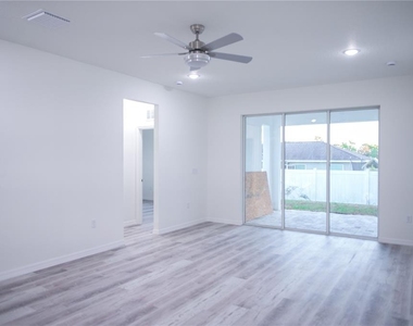 10034 N Darwin Way - Photo Thumbnail 43