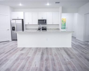 10034 N Darwin Way - Photo Thumbnail 11