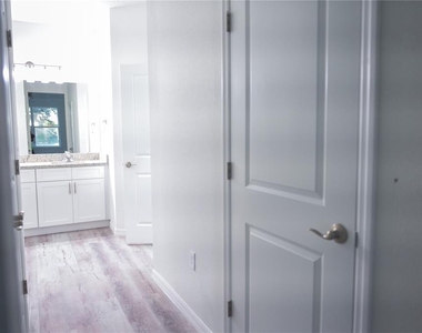 10034 N Darwin Way - Photo Thumbnail 31