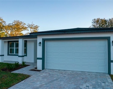 10034 N Darwin Way - Photo Thumbnail 2
