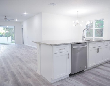 10034 N Darwin Way - Photo Thumbnail 34
